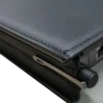 Imagine care prezintă compartimentul pentru stiloul GPD Pocket 3 pe carcasa de protecție GPD Pocket 3