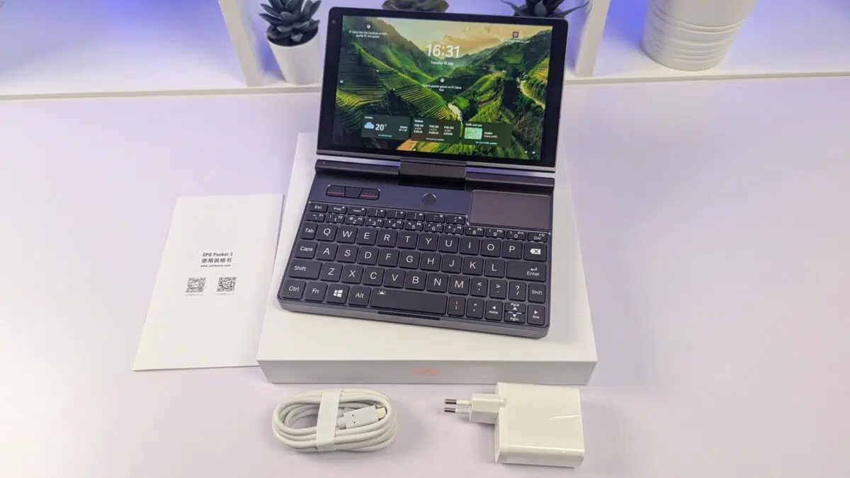 GPD Pocket 3 Obsah škatule. Dostanete zástrčku lokalizovanú pre vašu krajinu