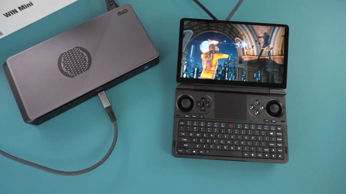 GPD WIN Mini 2024 con estación de acoplamiento GPD G1 eGPU