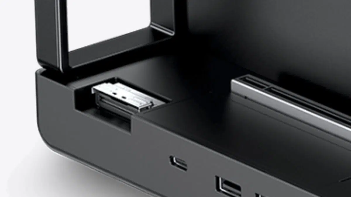 Close up of the GPD G2 MCIO port